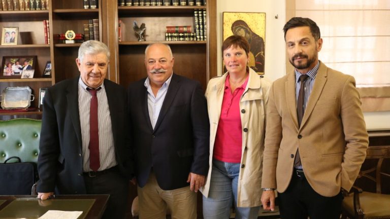 Συνάντηση Δημαρχου Πύργου με τον ομογενή Κωνσταντίνο Μάρκο