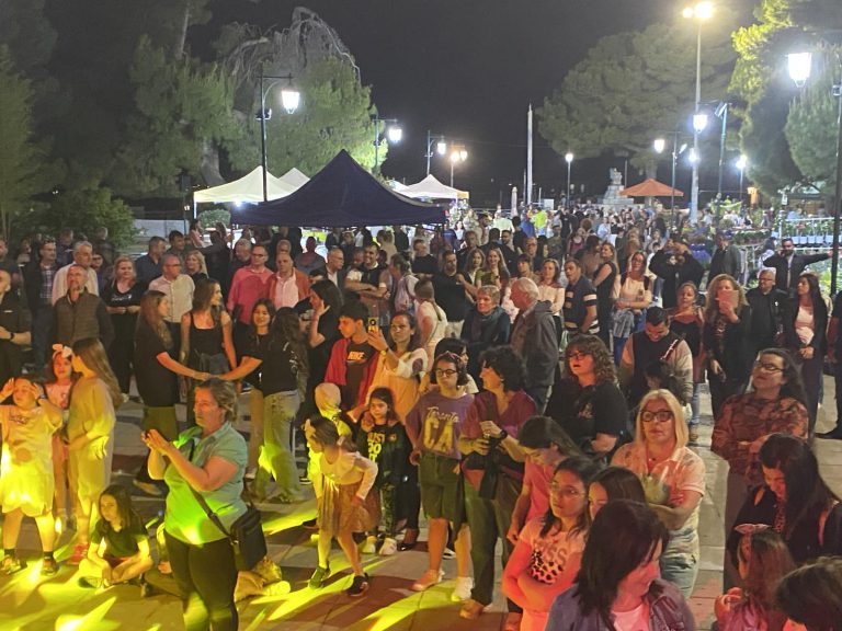 Πλήθος κόσμου επισκέφθηκε την ανθοκομική έκθεση