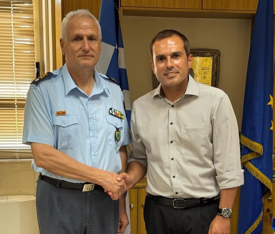 Εθιμοτυπική Επίσκεψη του Αντιδημάρχου Κοινωνικής Προστασίας και Υγείας στον Αστυνομικό Διευθυντή Ηλείας