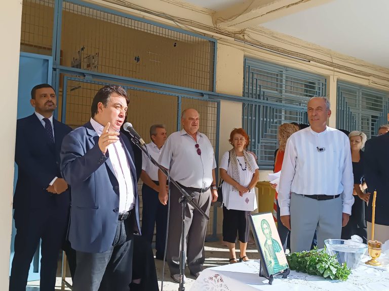 Σε Αγιασμούς σχολείων ο δήμαρχος Πύργου Παναγιώτης Αντωνακόπουλος