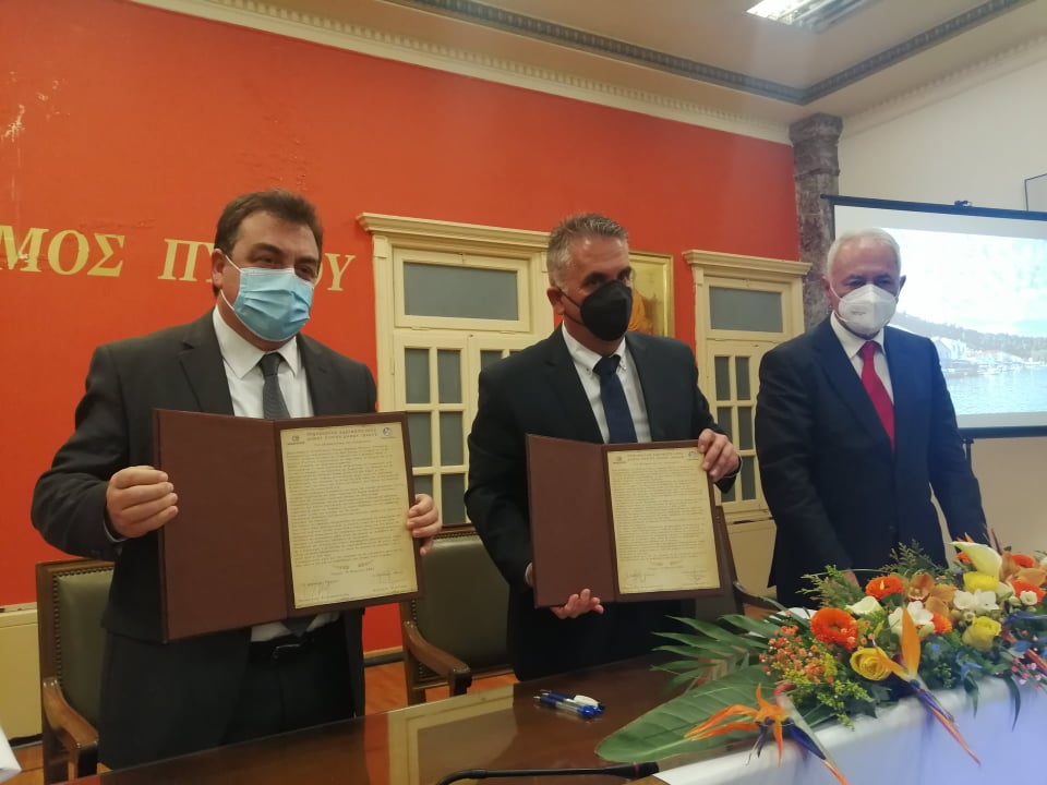 Ολοκληρώθηκε η αδελφοποίηση των Δήμων Πύργου και Ιθάκης