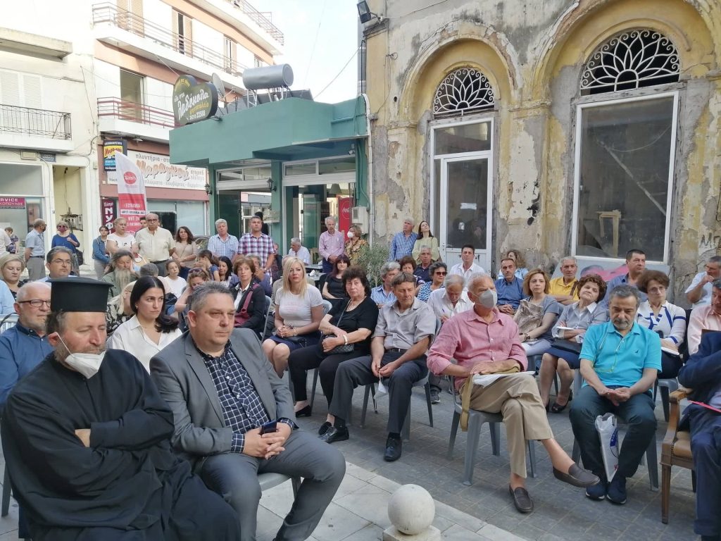 Με μεγάλη επιτυχία πραγματοποιήθηκαν τα εγκαίνια της "Aναδρομικής έκθεσης" του Στάθη στο Αρχαιολογικό Μουσείο Πύργου