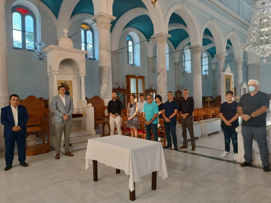 Επιμνημόσυνη δέηση για τον έναν χρόνο από το θάνατο του Μίκη Θεοδωράκη 10 Επιμνημόσυνη δέηση για τον έναν χρόνο από το θάνατο του Μίκη Θεοδωράκη