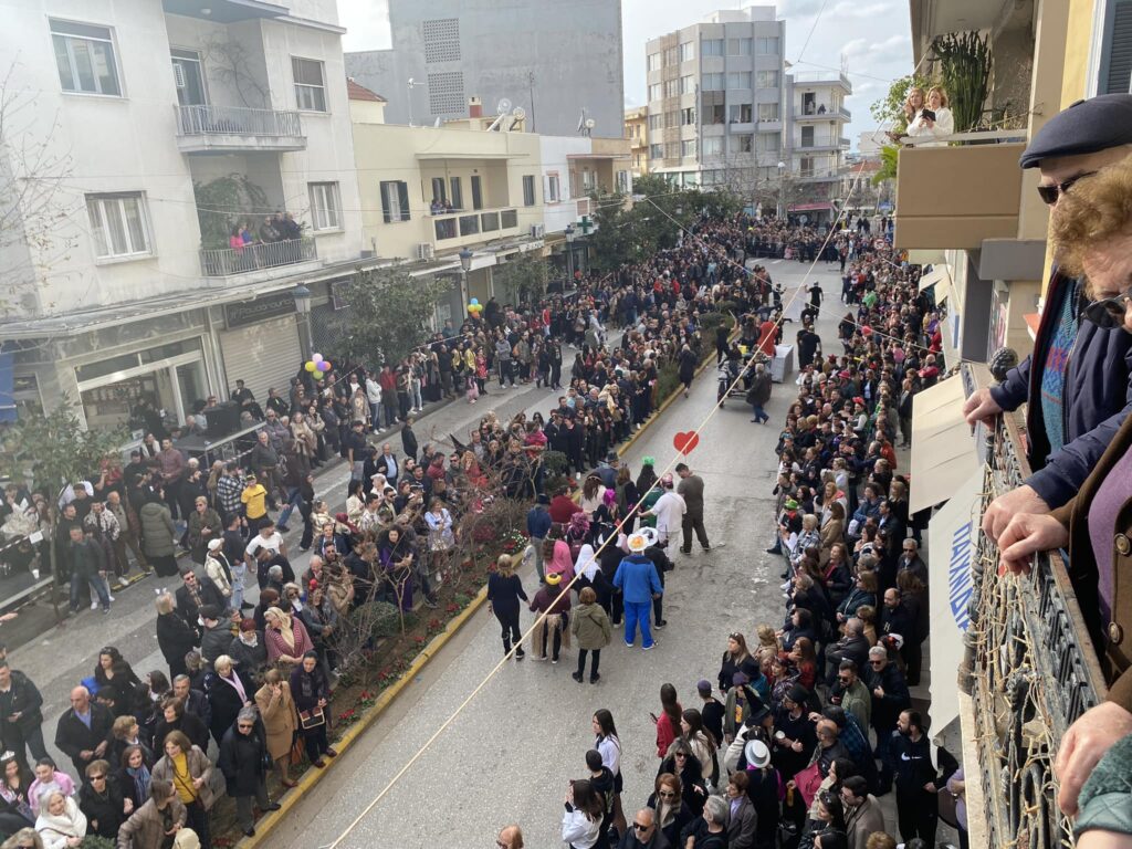 Χιλιάδες καρναβαλιστές στο «Πυργιώτικο Καρναβάλι»