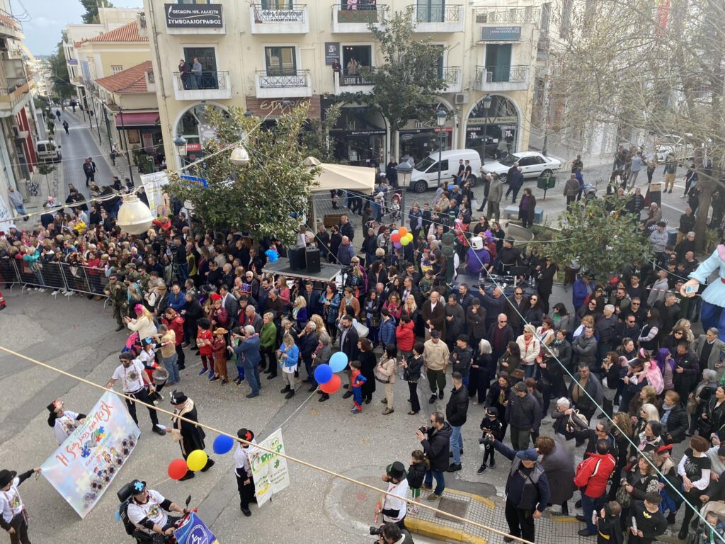 Χιλιάδες καρναβαλιστές στο «Πυργιώτικο Καρναβάλι»