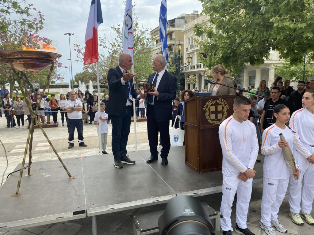 Πλήθος κόσμου στην τελετή της Αφής της Φλόγας στον Πύργο