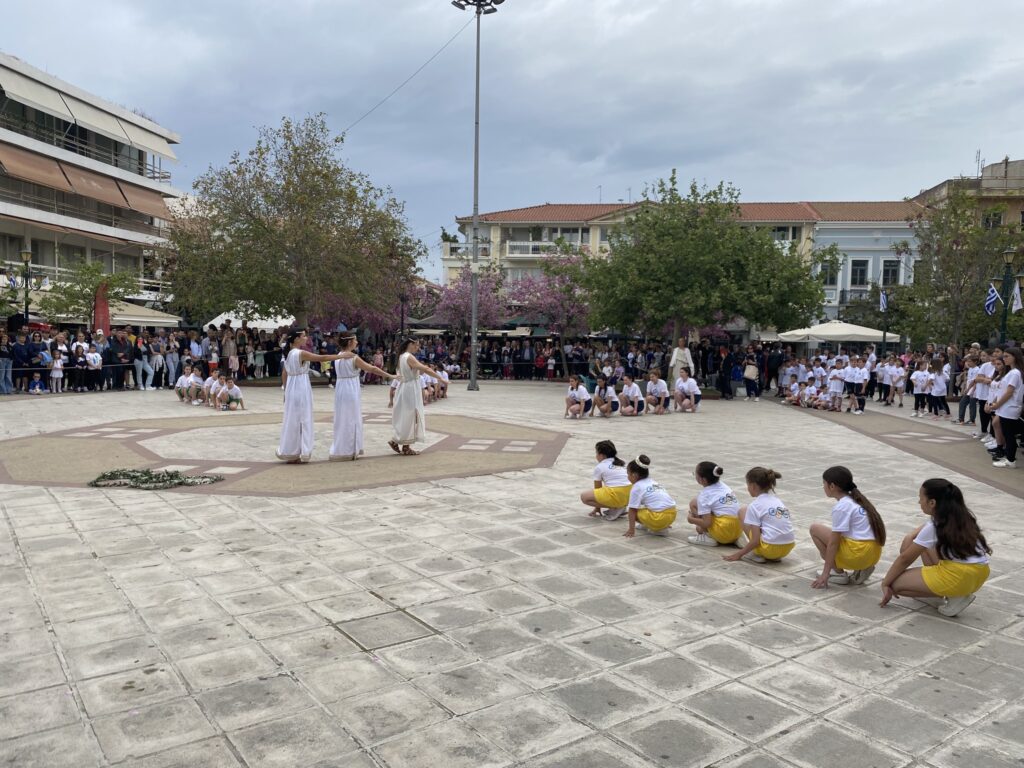 Πλήθος κόσμου στην τελετή της Αφής της Φλόγας στον Πύργο