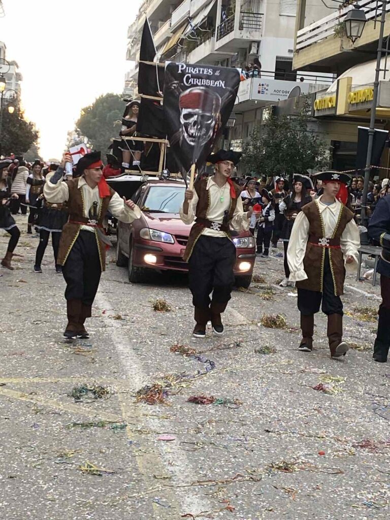 Πύργος: Χιλιάδες κόσμου στην καρναβαλική παρέλαση