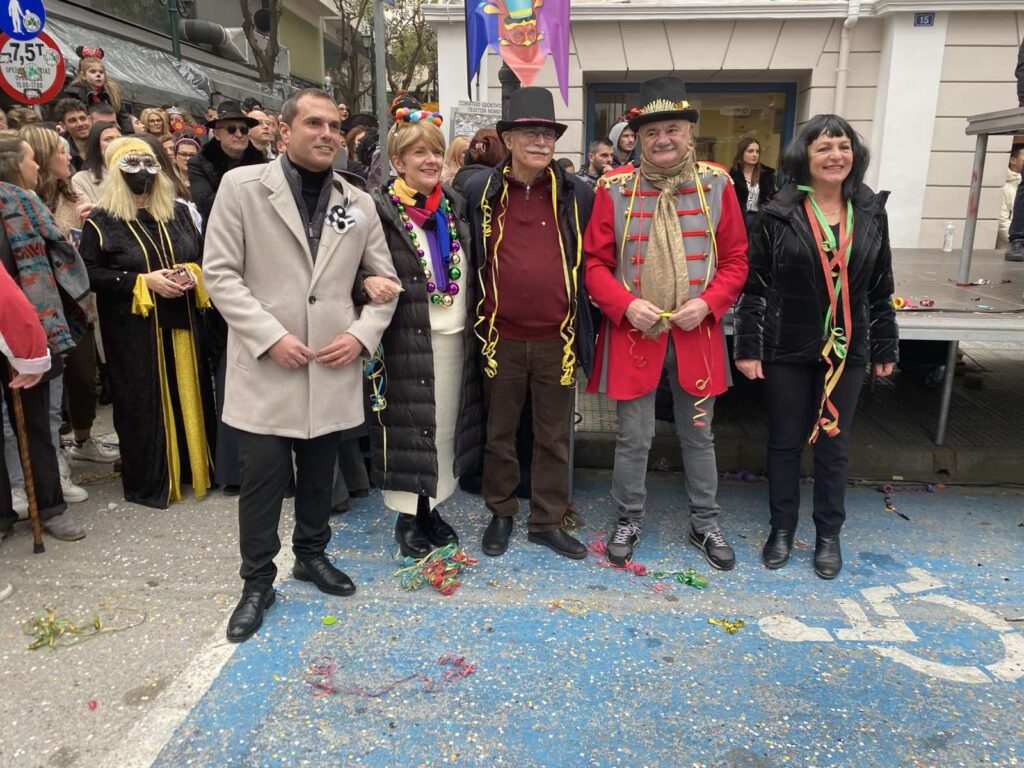 Πύργος: Χιλιάδες κόσμου στην καρναβαλική παρέλαση