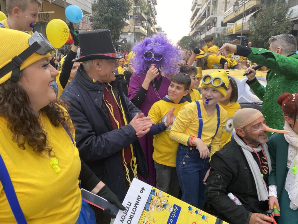 Πύργος: Χιλιάδες κόσμου στην καρναβαλική παρέλαση