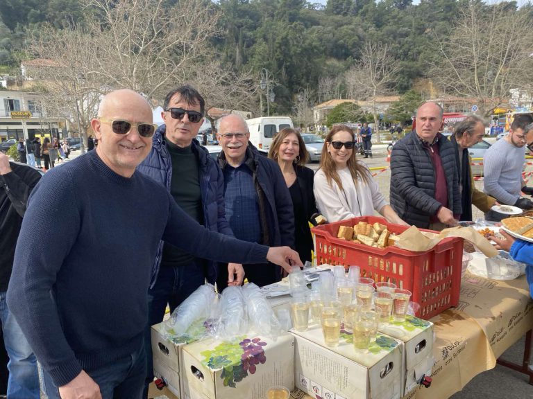 Πλήθος κόσμου στο Κατάκολο για τα Κούλουμα