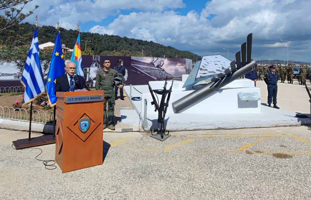 Ο Δήμος Πύργου τίμησε τους πεσόντες πιλότους στο Κατάκολο 21 Ο Δήμος Πύργου τίμησε τους πεσόντες πιλότους στο Κατάκολο