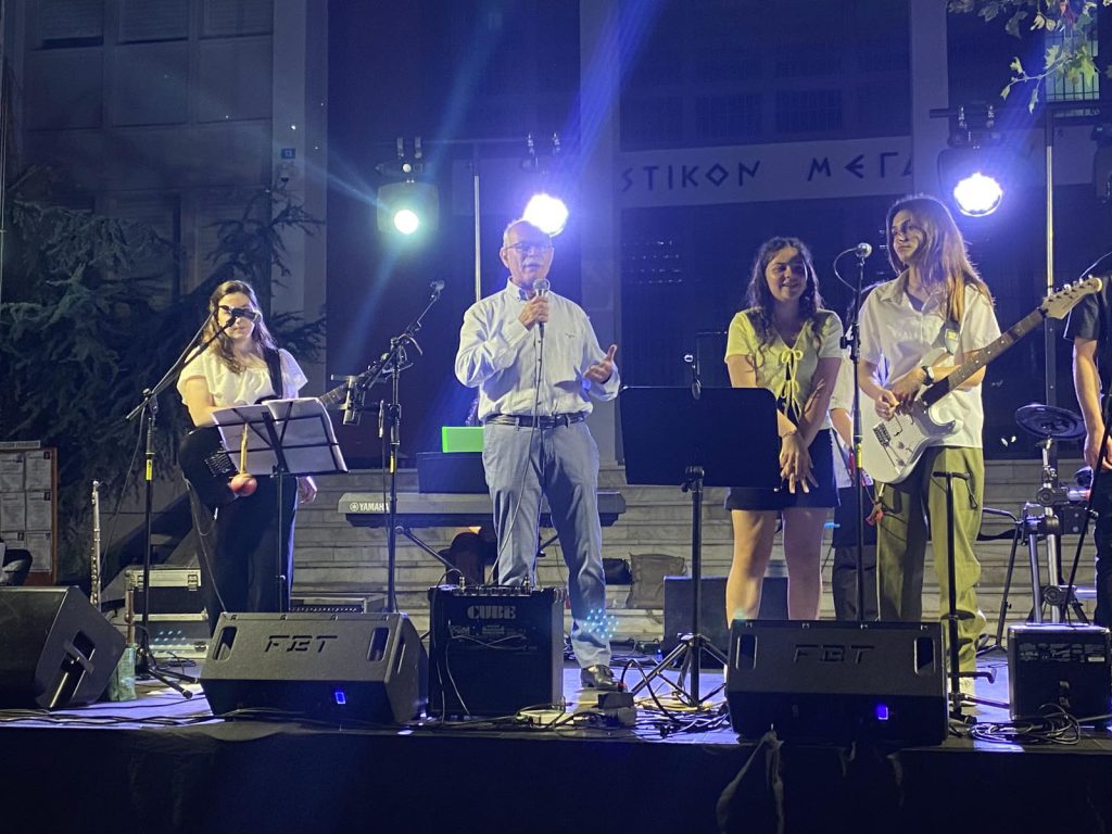 Πλήθος κόσμου στη συναυλία των “OTRA ROTA” στην Πλατεία Δικαστηρίων 