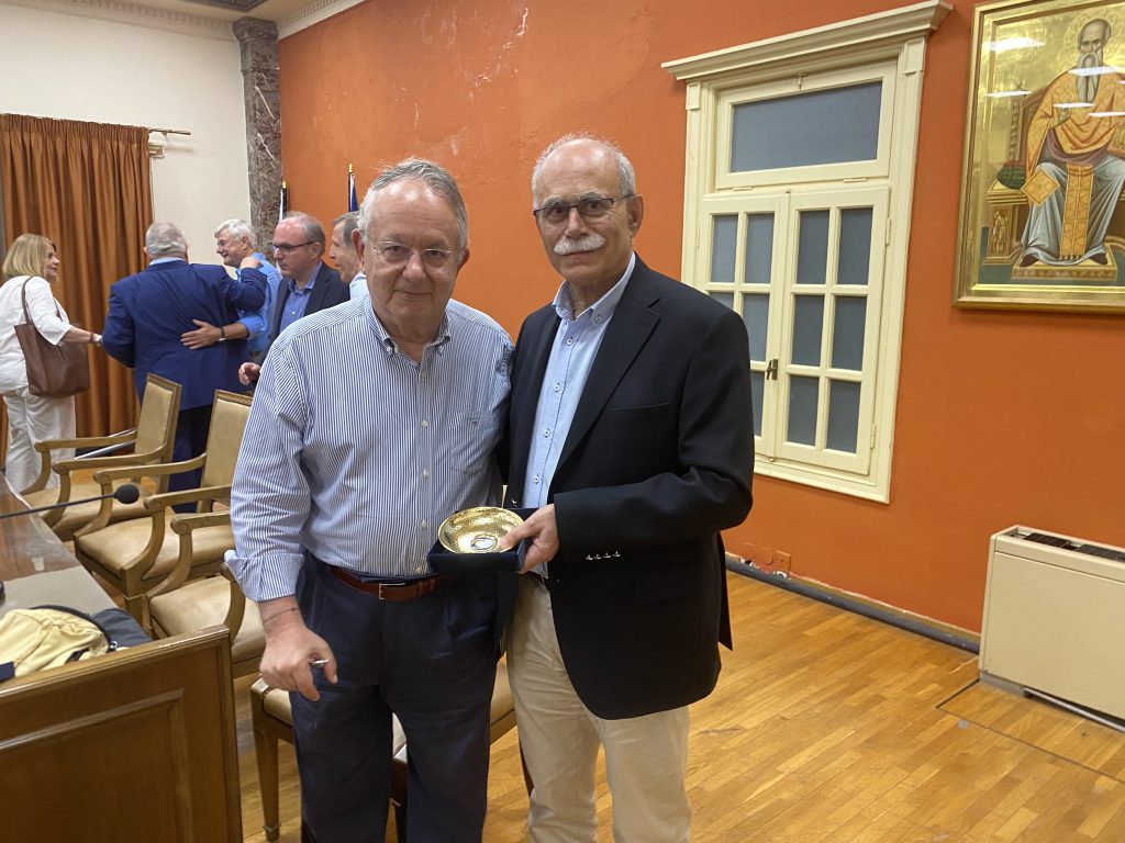 Παρουσιάστηκε το βιβλίο του συνταγματολόγου Νίκου Αλιβιζάτου "Οι Αρχιτέκτονες του Πολιτεύματος"