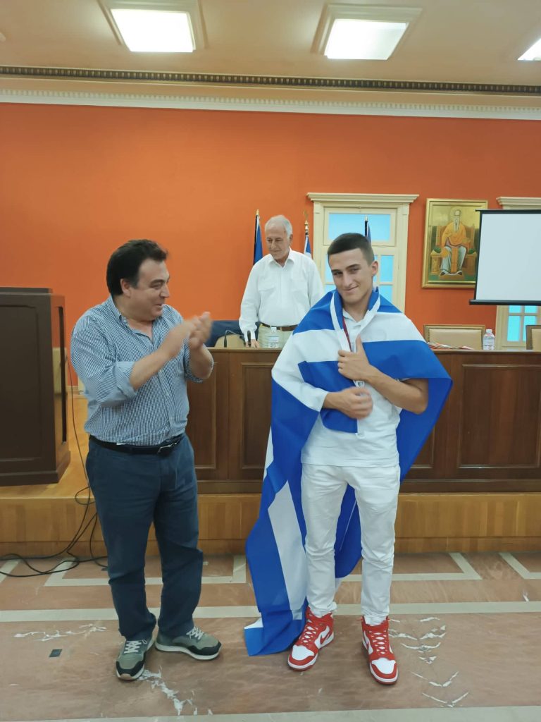 Ο Δήμος Πύργου τίμησε τον «χρυσό» αθλητή Αρίωνα Κολιτσόπουλο 23 Ο Δήμος Πύργου τίμησε τον «χρυσό» αθλητή Αρίωνα Κολιτσόπουλο