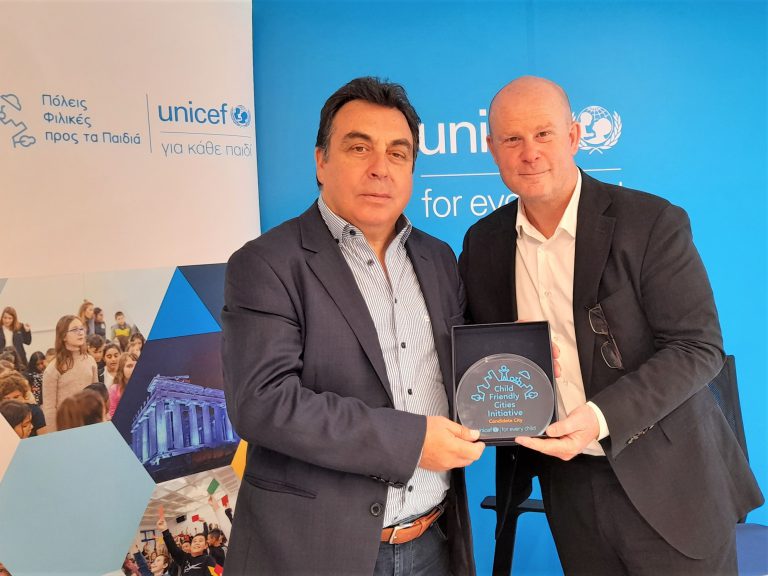 Μνημόνιο συνεργασίας με τη UNICEF για τα παιδιά υπέγραψε ο δήμαρχος Πύργου Παναγιώτης Αντωνακόπουλος