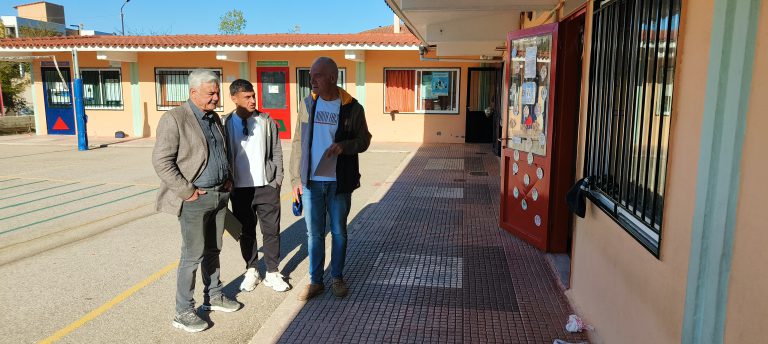 Προτεραιότητα στα σχολικά συγκροτήματα