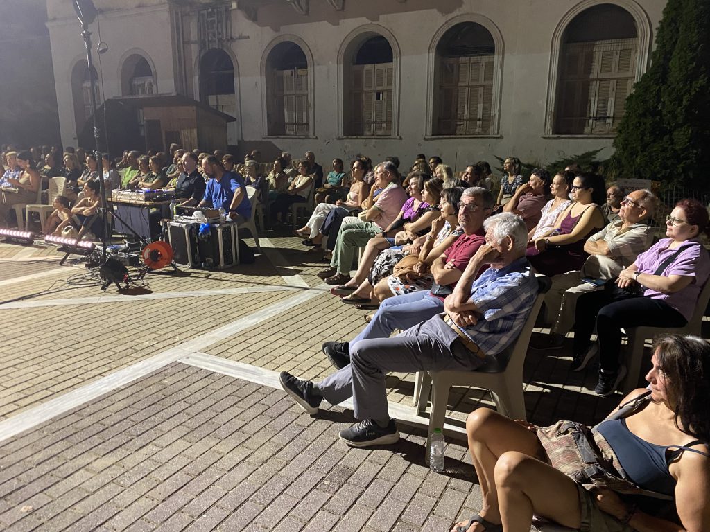 Η «Λοκαντιέρα» του Γκολντόνι καθήλωσε το κοινό στον Πύργο!