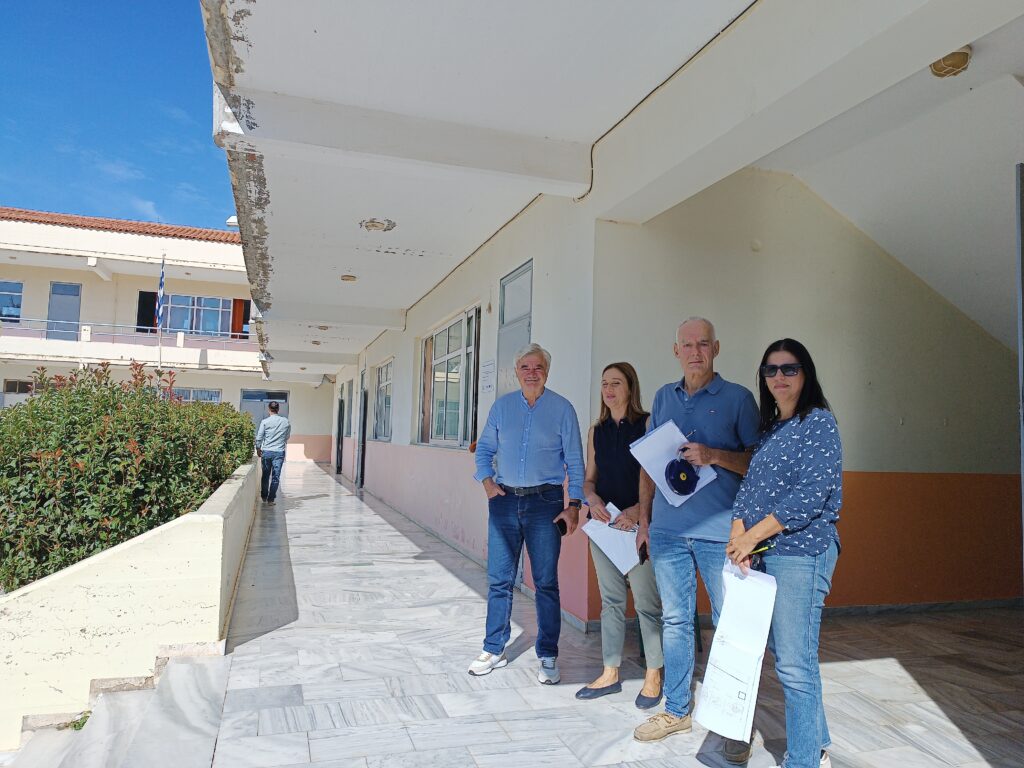 Προτεραιότητα στα σχολικά συγκροτήματα