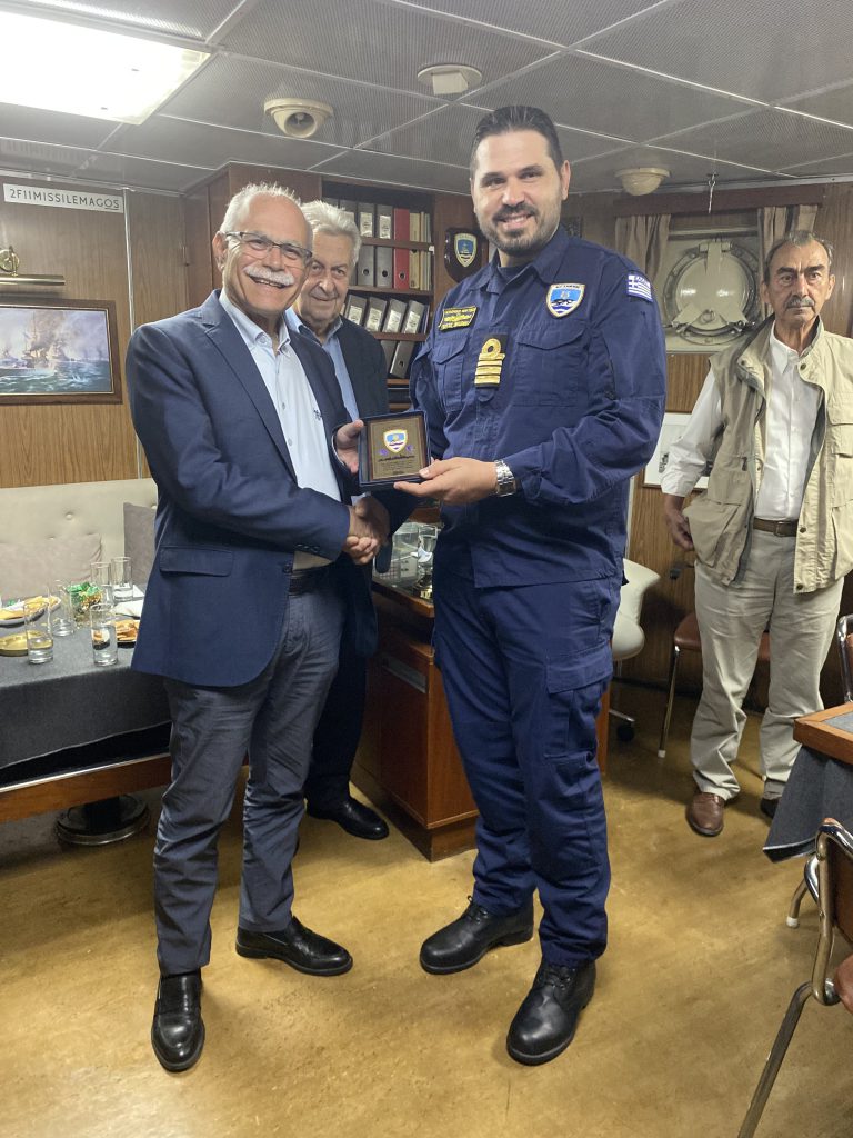 Επίσκεψη του Δημάρχου Πύργου στα Πολεμικά Πλοία «Λήμνος» και «Ρίτσος» στο Κατάκολο