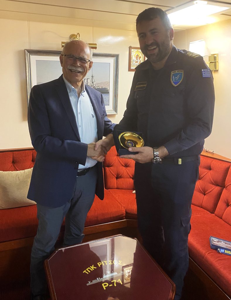 Επίσκεψη του Δημάρχου Πύργου στα Πολεμικά Πλοία «Λήμνος» και «Ρίτσος» στο Κατάκολο