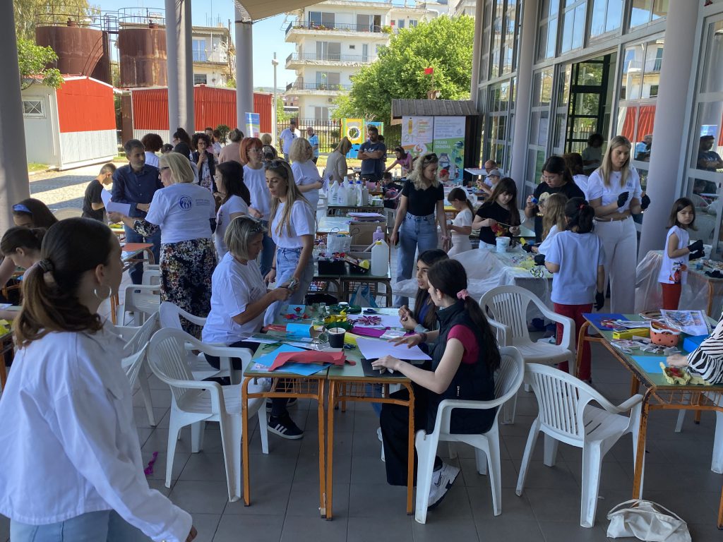 Η αξία της ανακύκλωσης μέσα από τη δημιουργία κατασκευών 24 Η αξία της ανακύκλωσης μέσα από τη δημιουργία κατασκευών