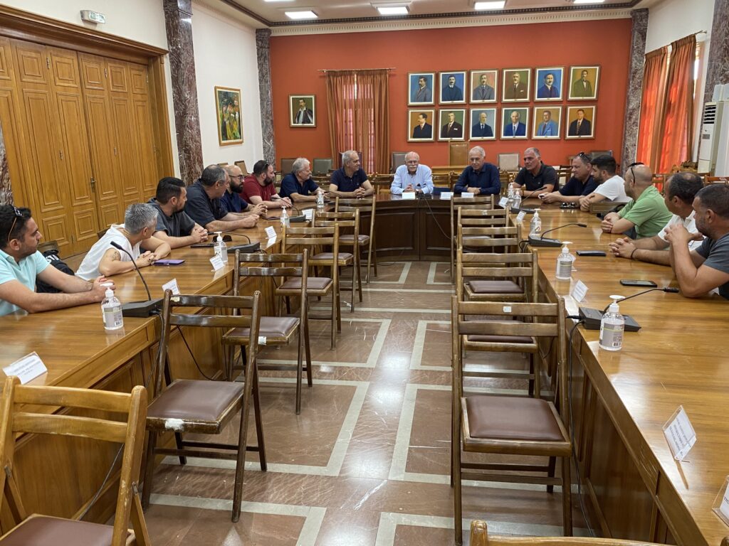 Αντιπροσωπεία της Π.Ο.Ε. Λευκωσίας συναντήθηκε με τον Δήμαρχο Πύργου κ. Στάθη Καννή