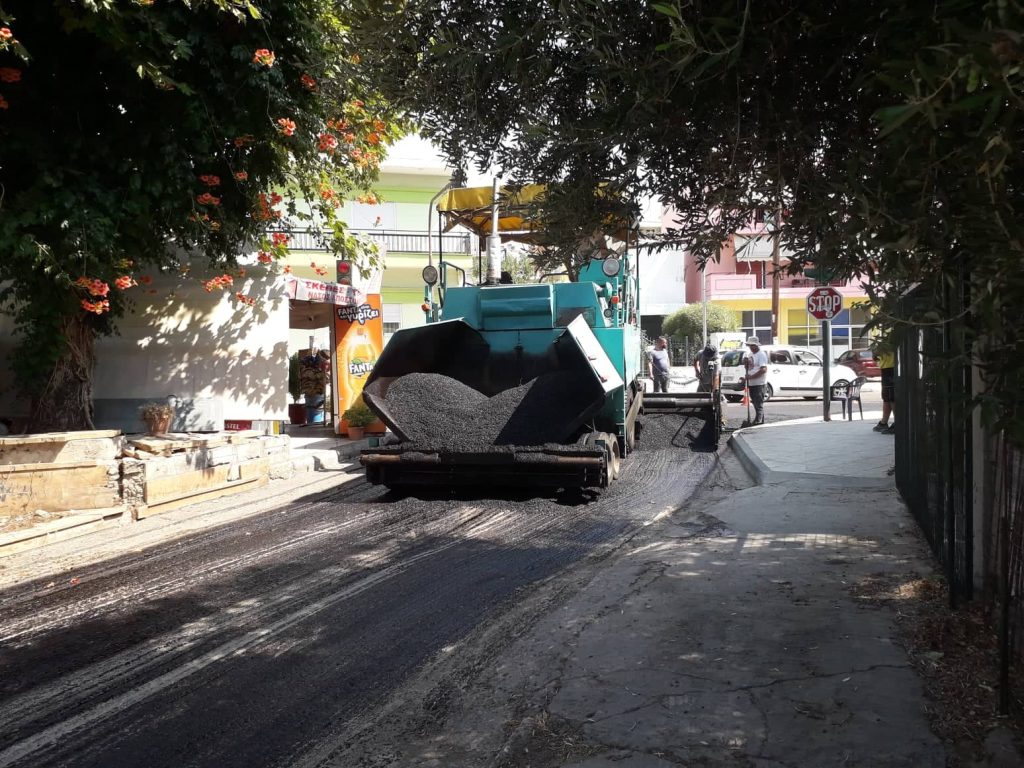 Με ασφαλτοστρώσεις δρόμων στον Πύργο ξεκίνησε το μεγάλο έργο του 1.400.000 ευρώ 16 Με ασφαλτοστρώσεις δρόμων στον Πύργο ξεκίνησε το μεγάλο έργο του 1.400.000 ευρώ