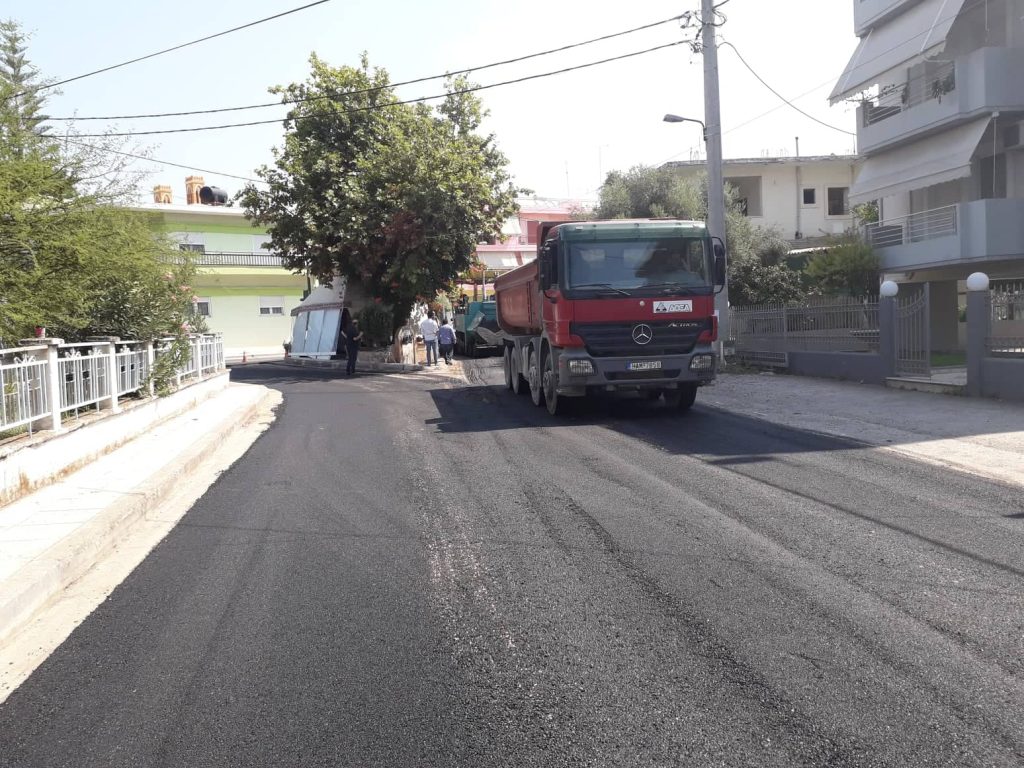 Με ασφαλτοστρώσεις δρόμων στον Πύργο ξεκίνησε το μεγάλο έργο του 1.400.000 ευρώ 14 Με ασφαλτοστρώσεις δρόμων στον Πύργο ξεκίνησε το μεγάλο έργο του 1.400.000 ευρώ