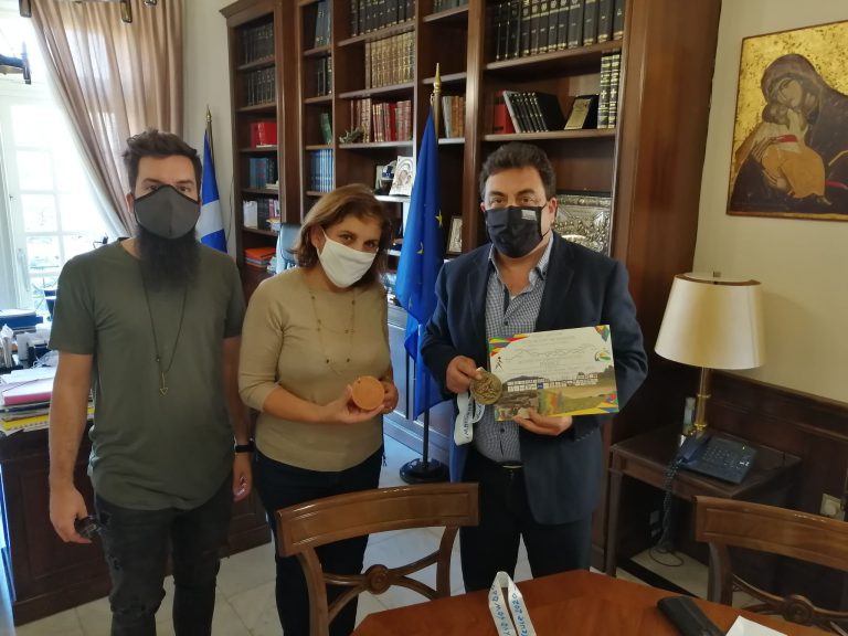 Επίσκεψη της κ.Σοφίας Χίντζιου-Κοντογιάννη στον δήμαρχο Πύργου κ.Παναγιώτη Αντωνακόπουλο.