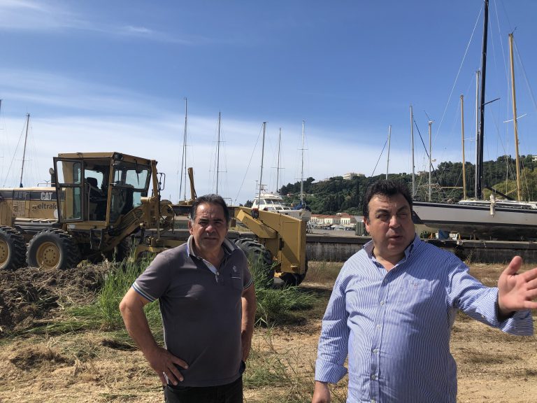 Αλλάζει όψη η παραλία - Ξεκίνησε ο καθαρισμός της ακτής στο Κατάκολο