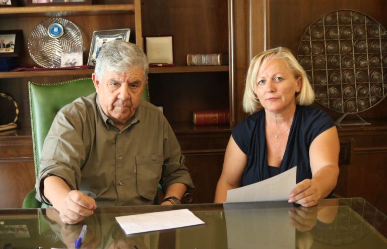 Συνάντηση Δημάρχου Πύργου κ. Γαβριήλ Λιατσή με την Πρόεδρο του Συλλόγου Εμποροϋπαλλήλων κα Χρύσα Ζούπη