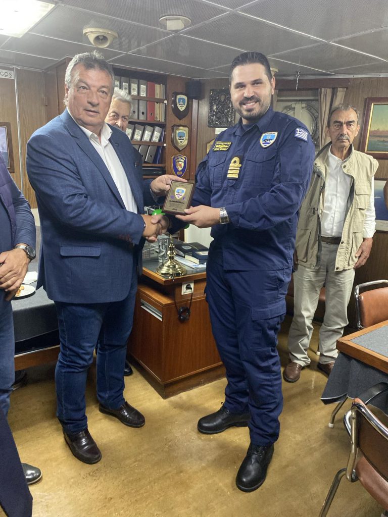 Επίσκεψη του Δημάρχου Πύργου στα Πολεμικά Πλοία «Λήμνος» και «Ρίτσος» στο Κατάκολο