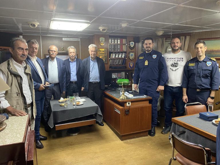 Επίσκεψη του Δημάρχου Πύργου στα Πολεμικά Πλοία «Λήμνος» και «Ρίτσος» στο Κατάκολο