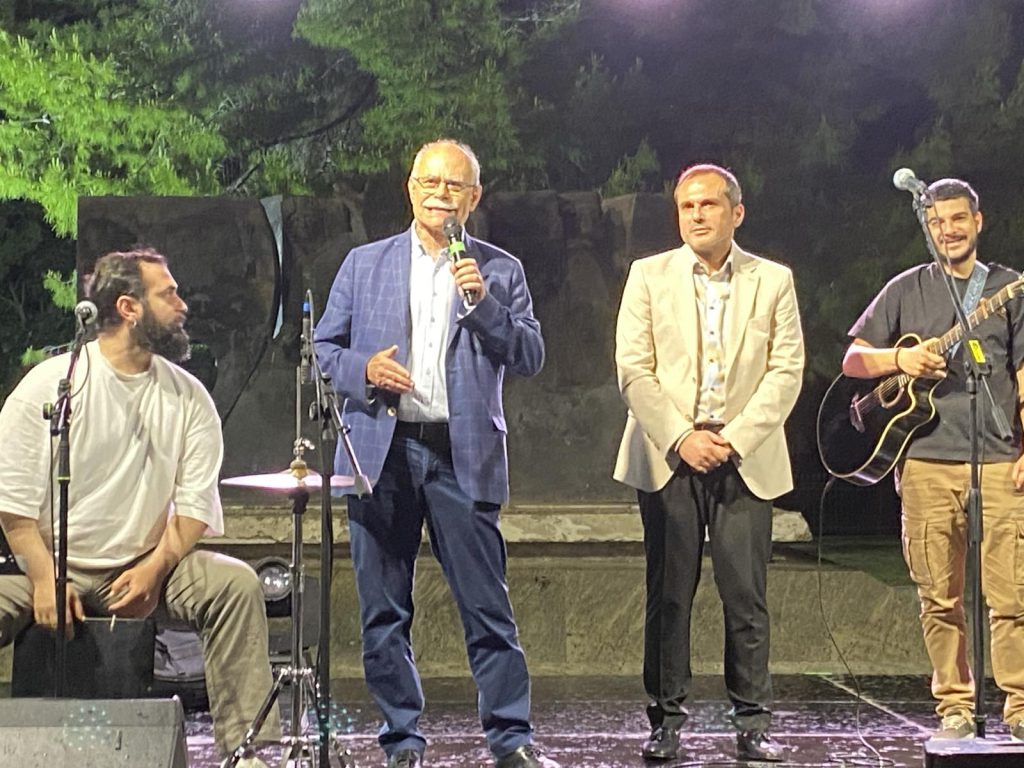 Πλήθος κόσμου επισκέφθηκε την ανθοκομική έκθεση 37 Πλήθος κόσμου επισκέφθηκε την ανθοκομική έκθεση