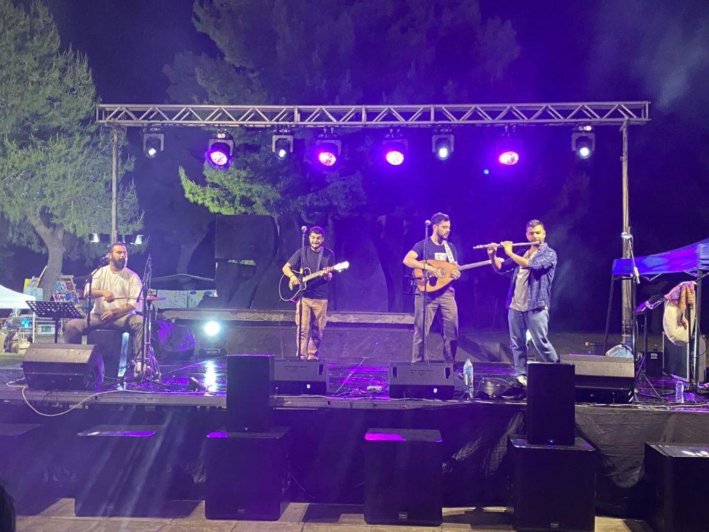 Πλήθος κόσμου επισκέφθηκε την ανθοκομική έκθεση 38 Πλήθος κόσμου επισκέφθηκε την ανθοκομική έκθεση