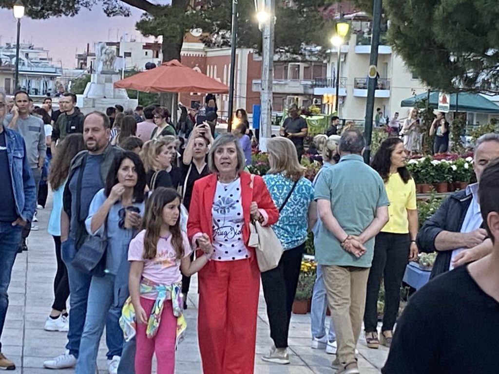 Πλήθος κόσμου επισκέφθηκε την ανθοκομική έκθεση 39 Πλήθος κόσμου επισκέφθηκε την ανθοκομική έκθεση