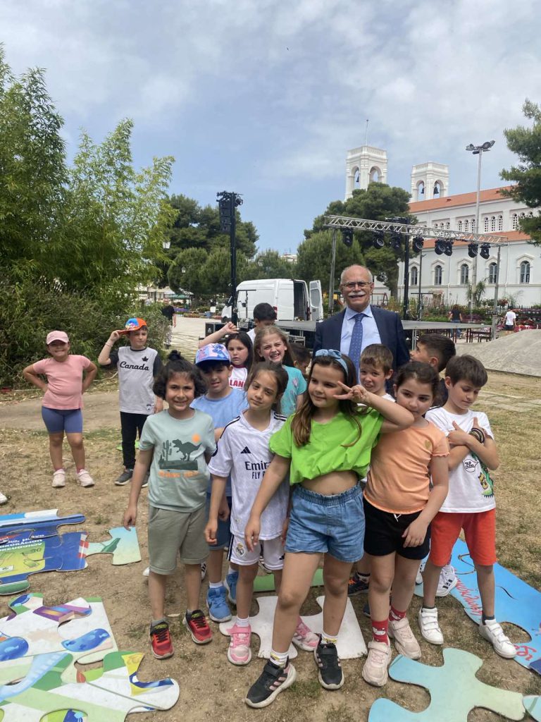 Πλήθος κόσμου επισκέφθηκε την ανθοκομική έκθεση 40 Πλήθος κόσμου επισκέφθηκε την ανθοκομική έκθεση