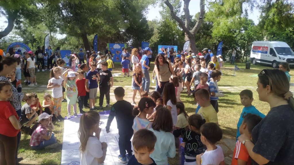 Πλήθος κόσμου επισκέφθηκε την ανθοκομική έκθεση 41 Πλήθος κόσμου επισκέφθηκε την ανθοκομική έκθεση