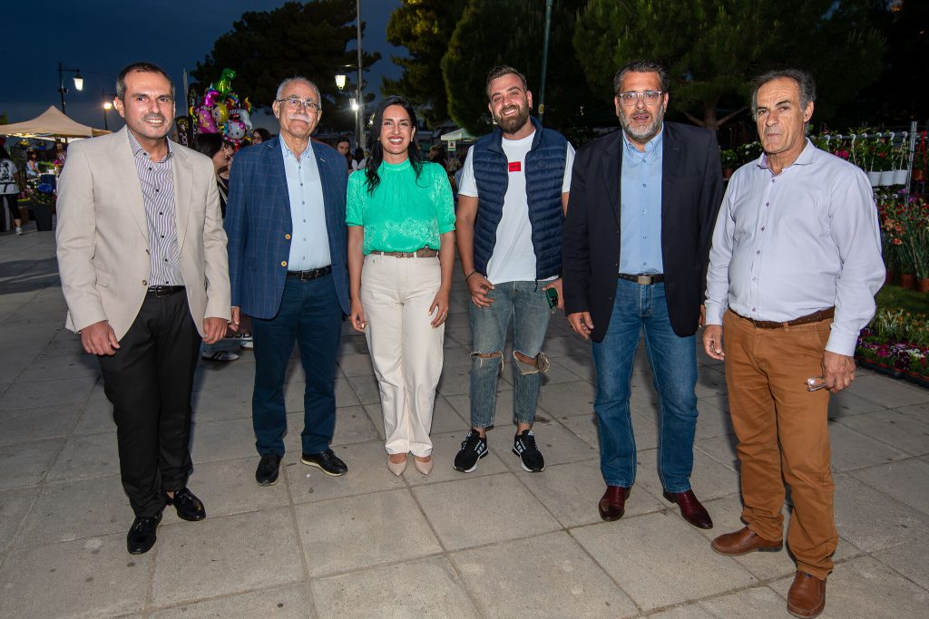 Πλήθος κόσμου επισκέφθηκε την ανθοκομική έκθεση 44 Πλήθος κόσμου επισκέφθηκε την ανθοκομική έκθεση