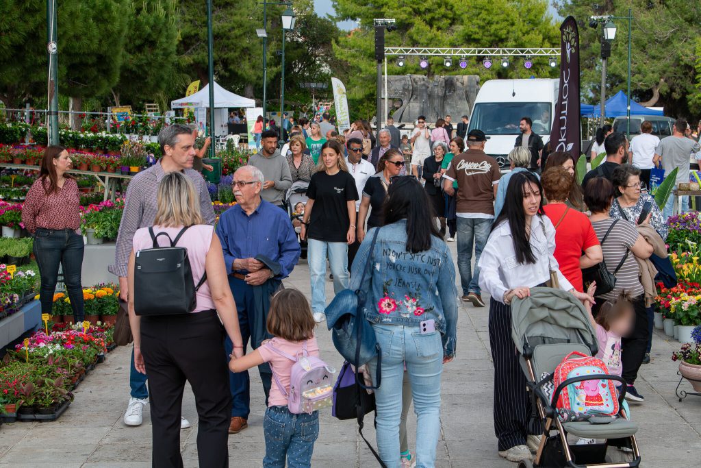 Πλήθος κόσμου επισκέφθηκε την ανθοκομική έκθεση 46 Πλήθος κόσμου επισκέφθηκε την ανθοκομική έκθεση