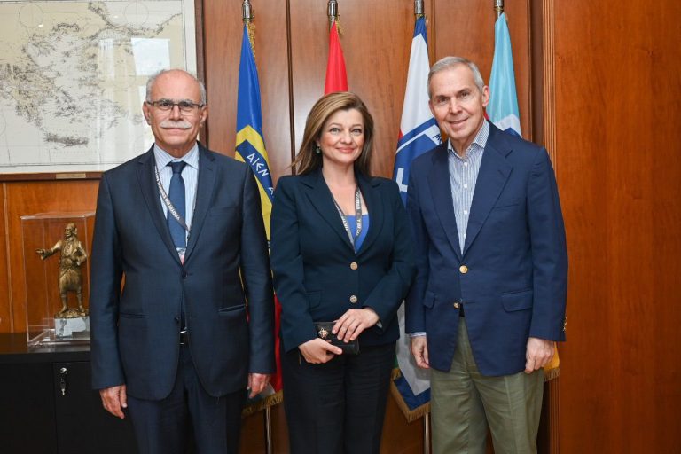 Συνάντηση Αυγερινοπούλου - Καννή με τον Υφυπουργό Εθνικής Άμυνας Θανάση Δαβάκη για την ΣΕΤΤΗΛ
