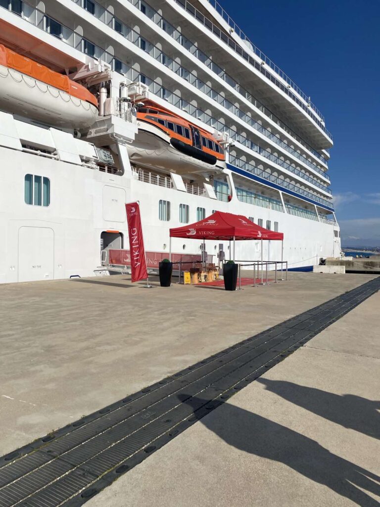 Έπιασε λιμάνι το πρώτο κρουαζιερόπλοιο για το 2025